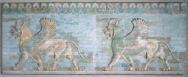 Dos grifos alados, del Palacio de Artajerjes, Susa, período aqueménida, siglos VI-V a.C.